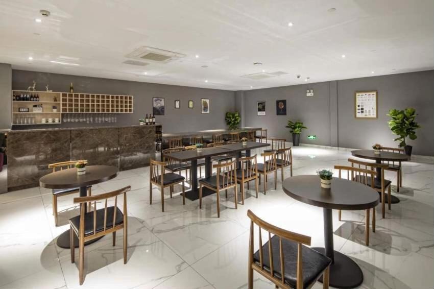 Ramada By Wyndham Mengzi Suites المظهر الخارجي الصورة